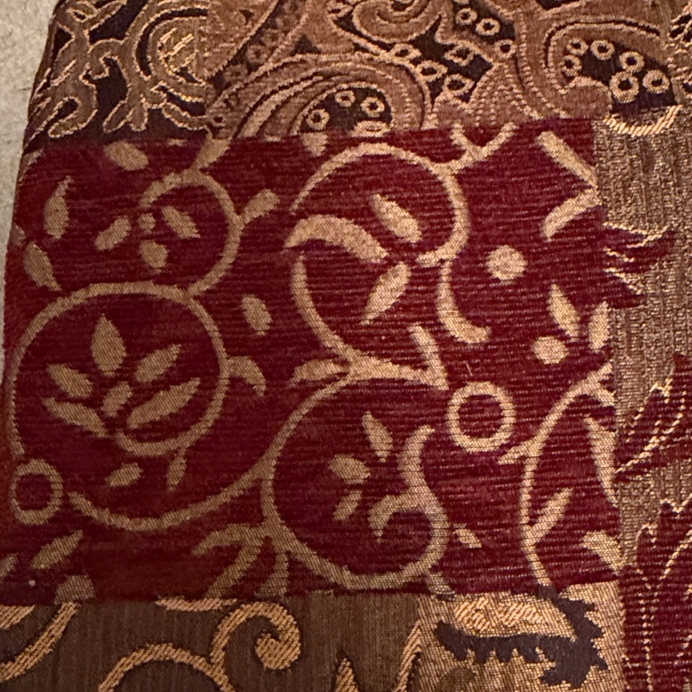Croscill burgundy/Brown Tapestry patchwork Jacquard shower curtain - Picture 3 of 3
